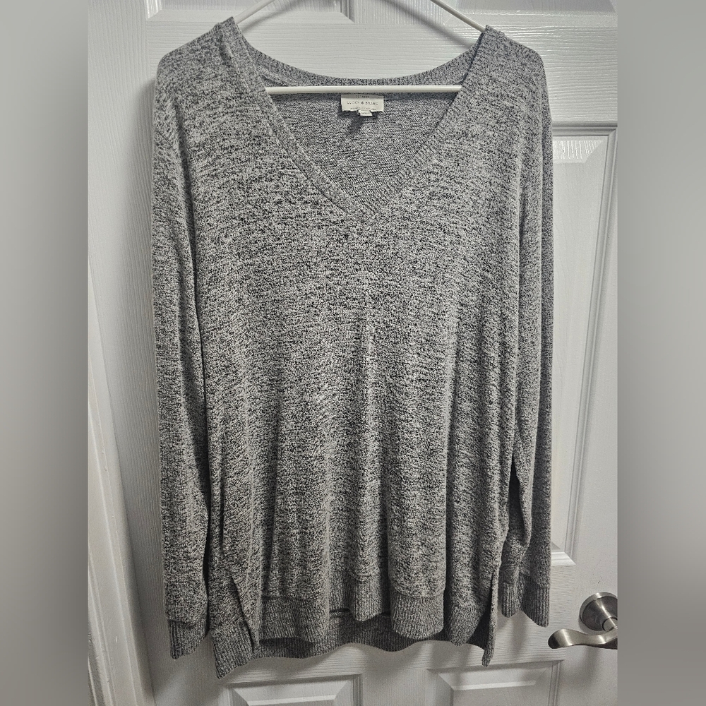 Lucky Brand women’s sweater V-Neck High- Low pullover in Gray